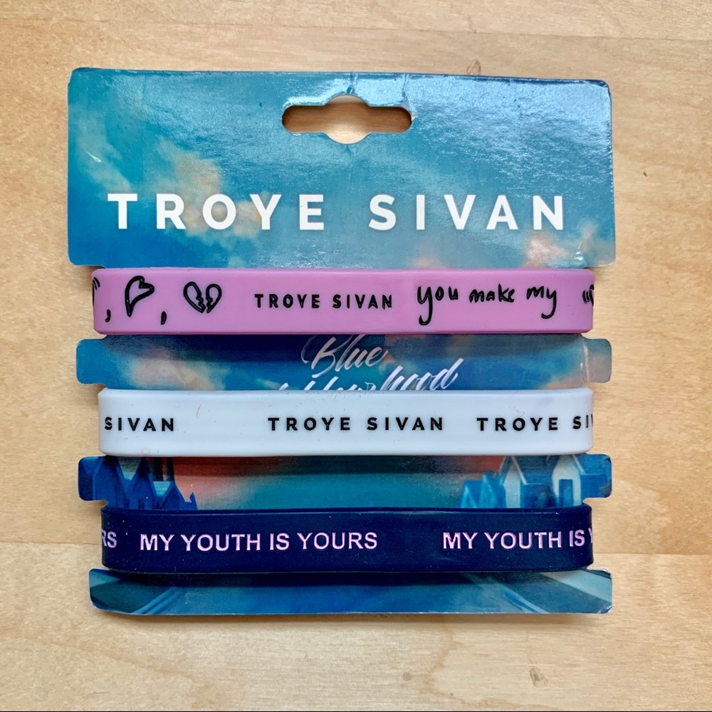 Troye Sivan bracelets